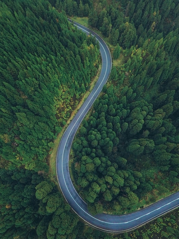 一条盘山公路