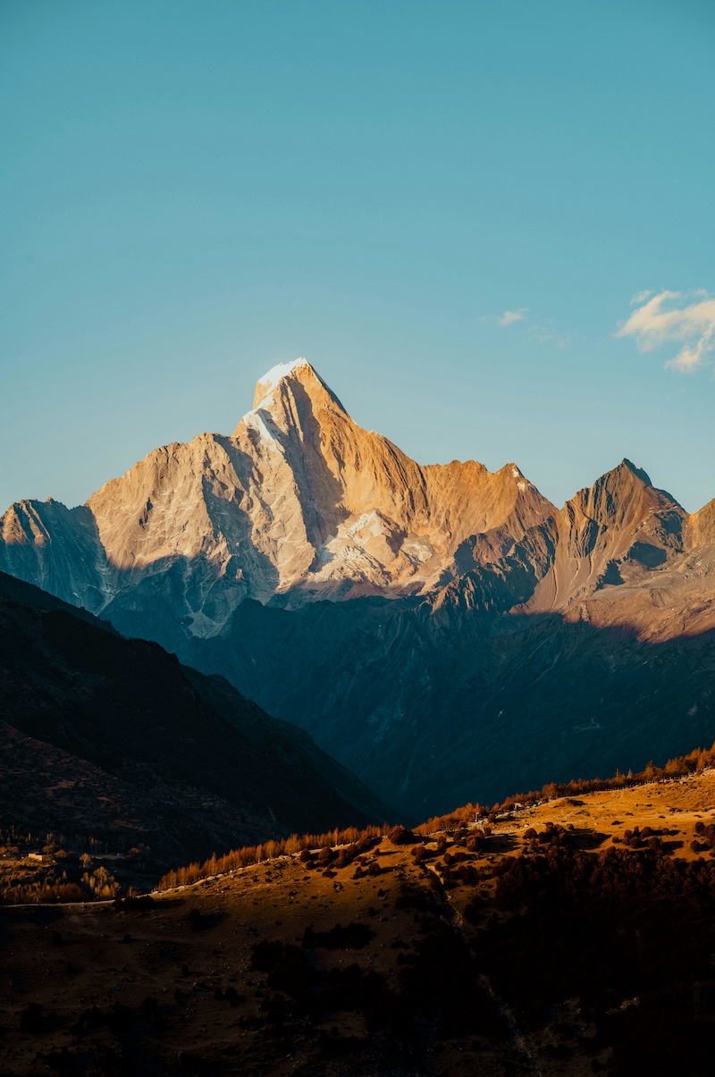 层峦叠嶂的大山